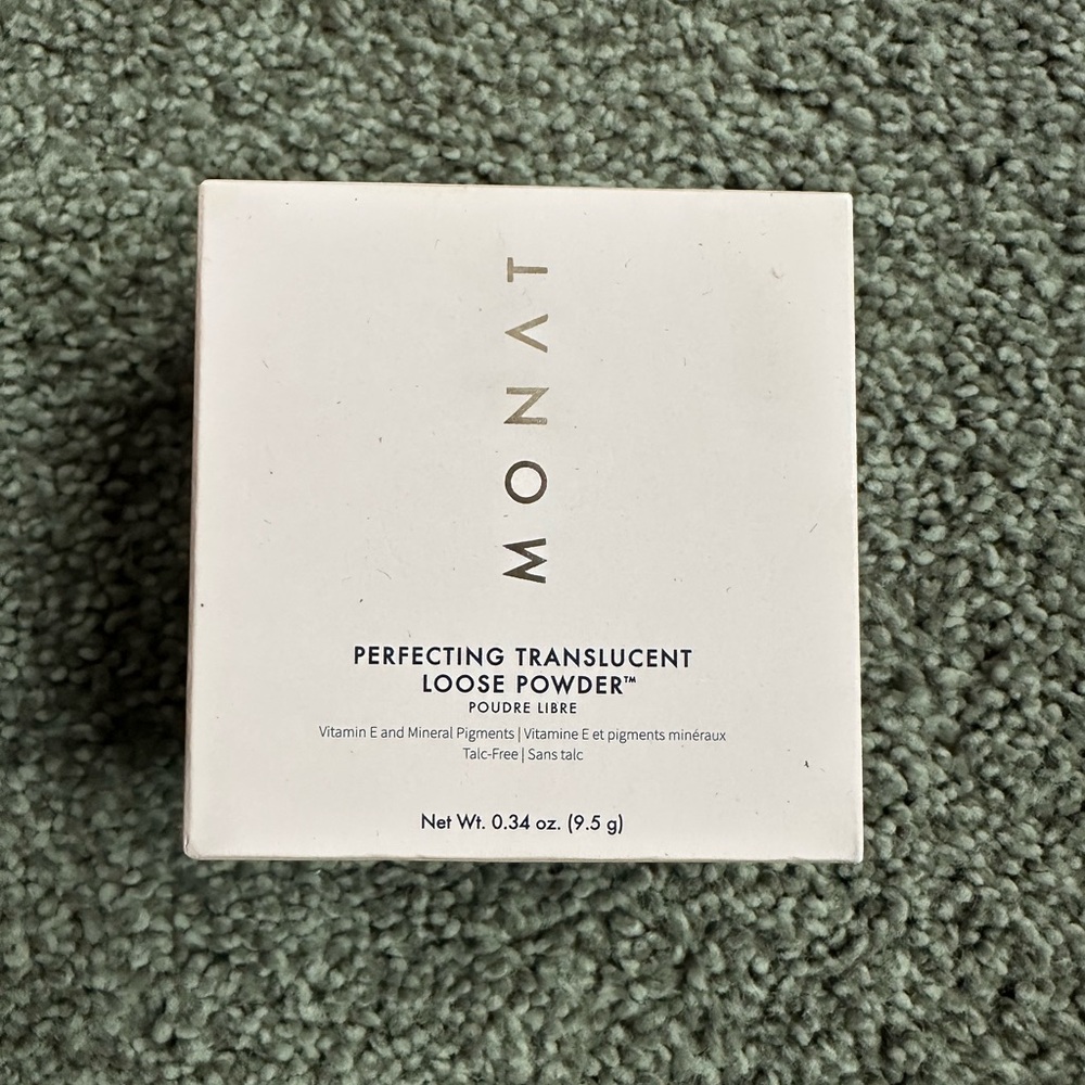 Monat Perfecting Translucent Loose Powder